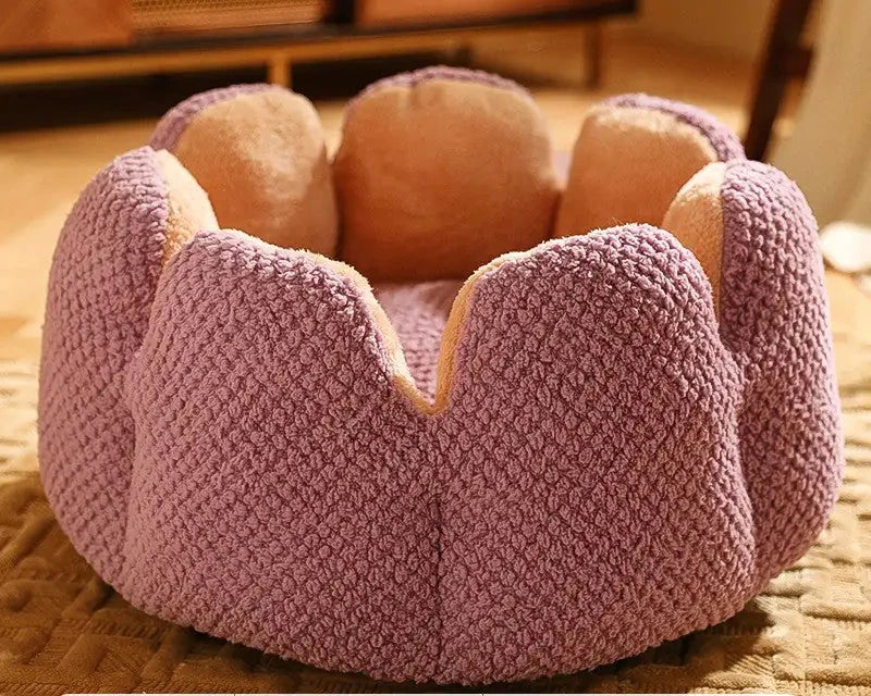 Soft and cozy pet bed, perfect as a dog bed or cat bed, with plush fabric for ultimate comfort and relaxation