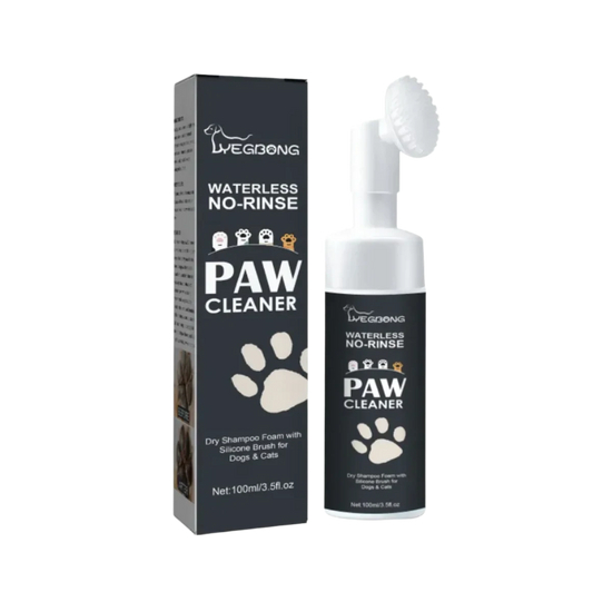 Paws Perfect Cleaning Mat for dogs with an integrated cleaning solution, designed to remove dirt, mud, and bacteria after outdoor activities.