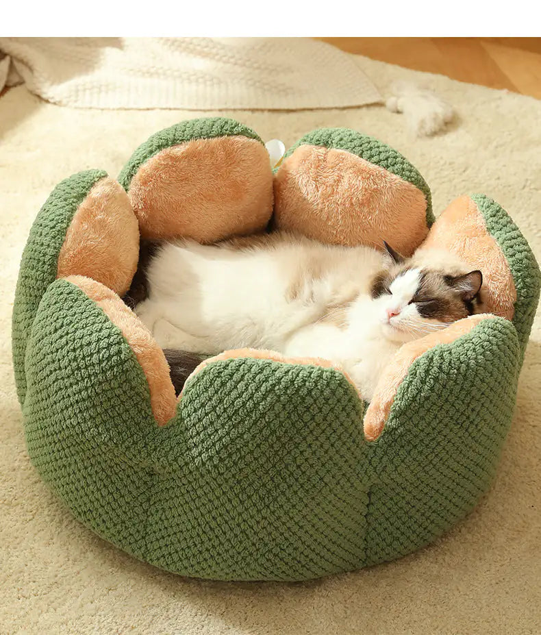 Soft and cozy pet bed, perfect as a dog bed or cat bed, with plush fabric for ultimate comfort and relaxation