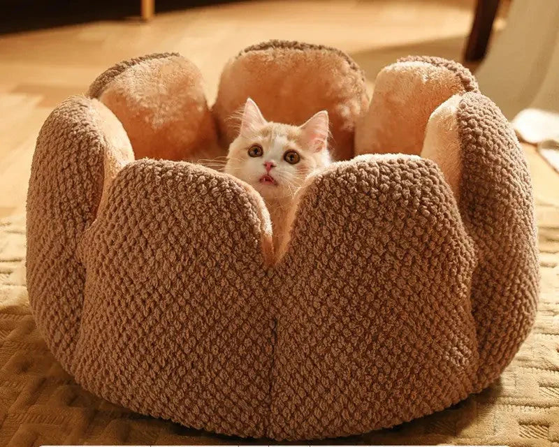 Soft and cozy pet bed, perfect as a dog bed or cat bed, with plush fabric for ultimate comfort and relaxation